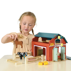 Mentari - Stor rød stald med dyr