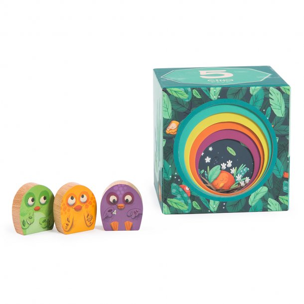 Stack-up cubes and 3 chicks