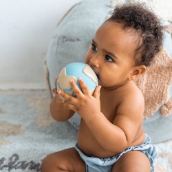 Oli &amp; Carol - Badeleg - Earthy the World Ball