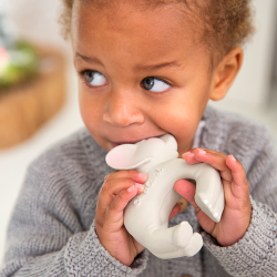 Oli &amp; Carol - Armb&#229;nd i naturgummi - Elefanten Nelly